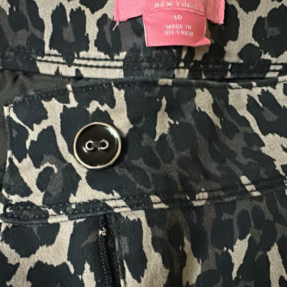 Isaac Mizrahi Black and Gray Women's Shorts